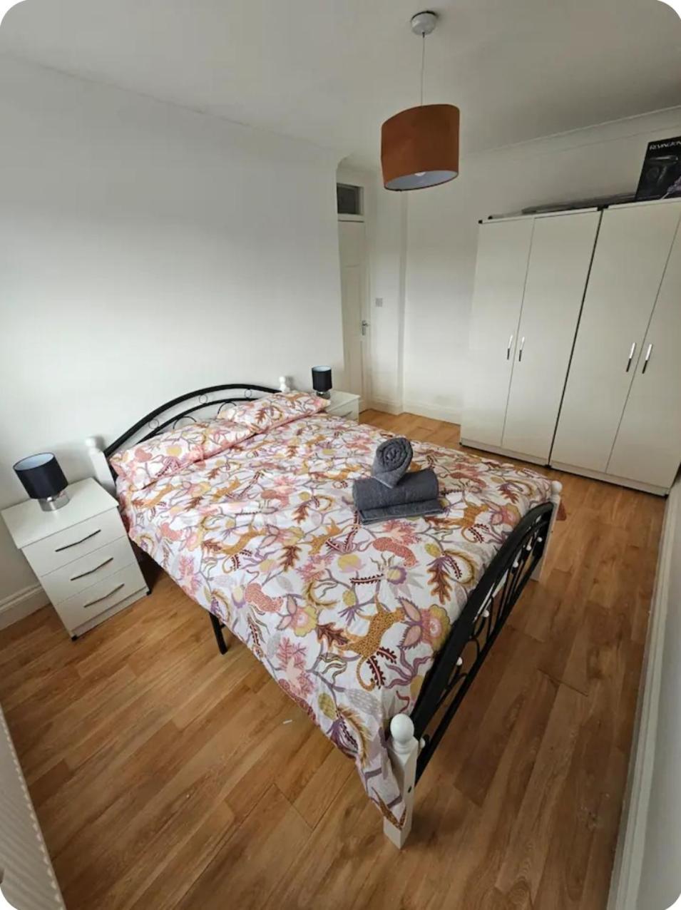 Apartamento New Flat Next The Tube And Connections To The Centre Londres Exterior foto